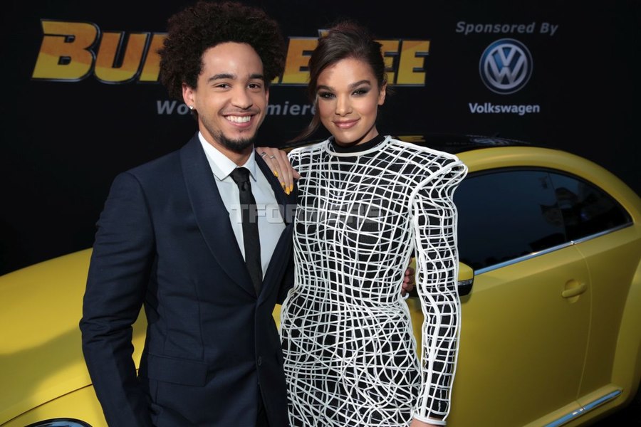 Transformers Bumblebee Global Premiere Images  (143 of 220)